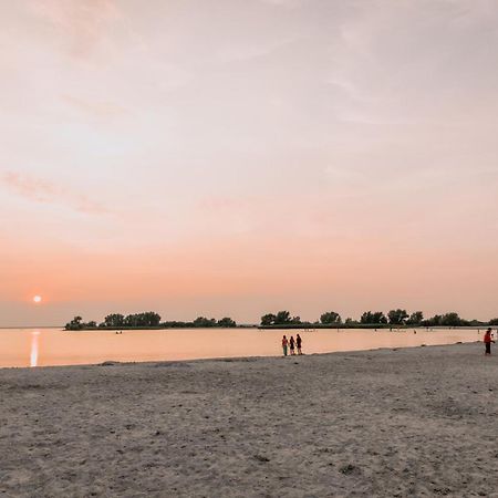 Stijlvol Appartement Op Strand Makkum Zewnętrze zdjęcie